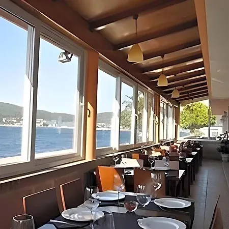 De Quenxe Hotel Cee